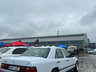 Mercedes Series (W124) foto 2