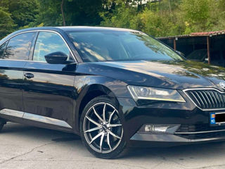 Skoda Superb foto 1