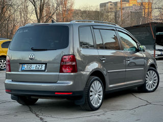 Volkswagen Touran foto 4