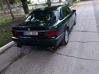 BMW 7 Series foto 4