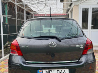 Toyota Yaris foto 2