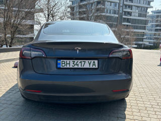 Tesla Model 3 foto 5