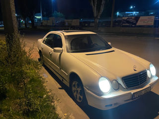 Mercedes E-Class foto 4