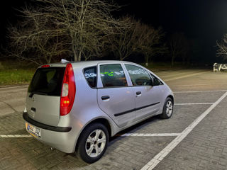 Mitsubishi Colt foto 2