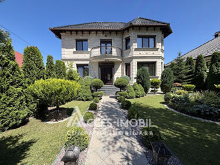 Casă în 2 niveluri! Buiucani, 240m2 + 5 ari. str. Ștefan Neaga. Reparație Premium! foto 0