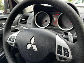 Mitsubishi Lancer foto 8