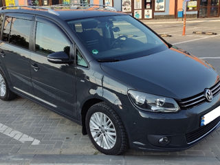 Volkswagen Touran foto 2