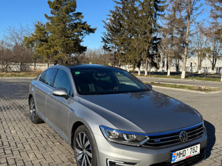 Volkswagen Passat foto 2