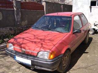 Ford Fiesta foto 1