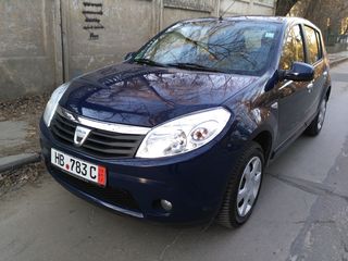 Dacia Sandero foto 2