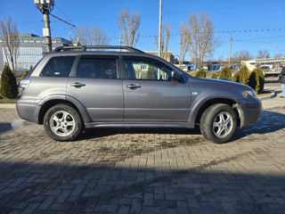 Mitsubishi Outlander foto 3