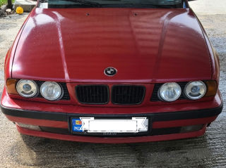 BMW 5 Series foto 1