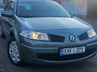 Renault Megane foto 2