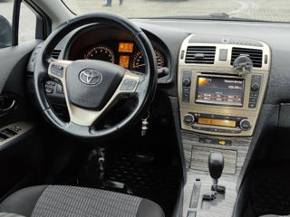 Toyota Avensis foto 12