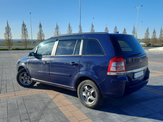 Opel Zafira foto 2