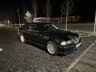 BMW 3 Series foto 4