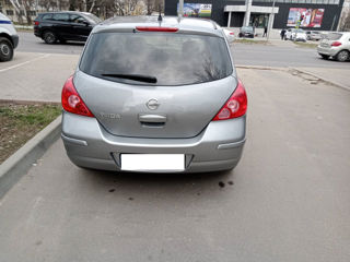 Nissan Tiida foto 4