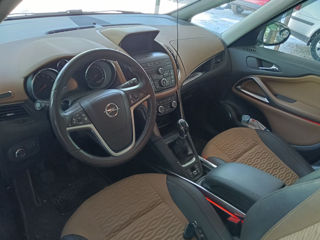 Opel Zafira foto 2