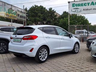 Ford Fiesta foto 2