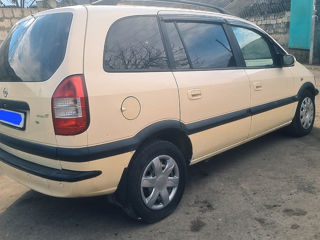 Opel Zafira foto 6