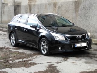 Toyota Avensis foto 2