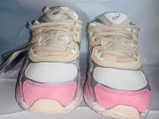 Кроссовки Asics фото 0