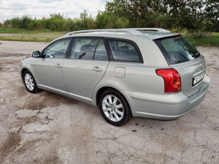 Toyota Avensis foto 5