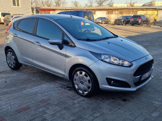 Ford Fiesta foto 2