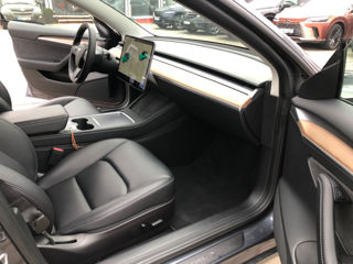 Tesla Model 3 foto 13