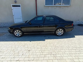 BMW 5 Series foto 3