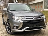 Mitsubishi Outlander foto 1