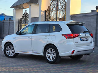 Mitsubishi Outlander foto 3