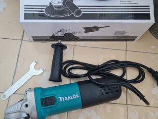 Болгарка Makita 9553HN Masina de slefuit