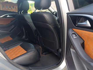 Infiniti Q30 фото 8