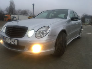 Mercedes E-Class foto 2