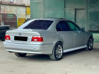 BMW 5 Series foto 4