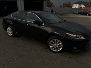 Lexus ES Series