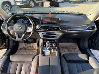 BMW 7 Series foto 8