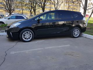 Toyota Prius + foto 5