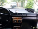 Mercedes Series (W124) foto 6