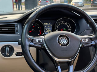 Volkswagen Jetta foto 6