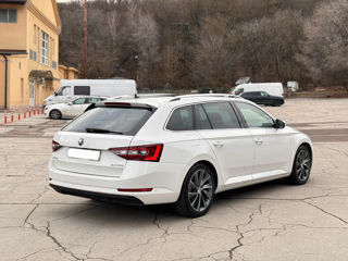 Skoda Superb foto 3