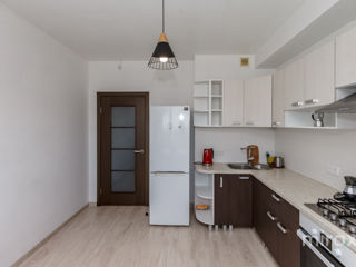 Apartament cu 3 camere, 76 m², Centru, Chișinău foto 3