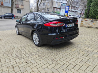 Ford Fusion foto 8