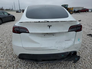 Tesla Model Y foto 5