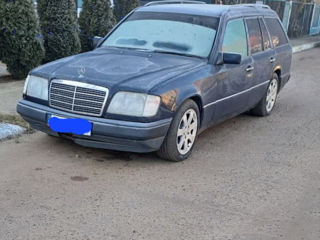 Mercedes E-Class foto 2