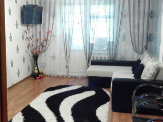 Se vinde apartament or Falesti   cu 2 odai "  Et 2 " din 5 in mijloc .56 m2.  r.Autogara. foto 1