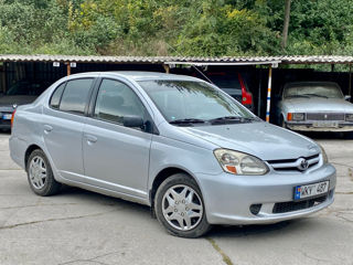 Toyota Yaris foto 1