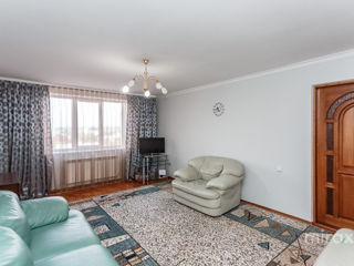 Apartament cu 3 camere, 100 m², Buiucani, Chișinău foto 3