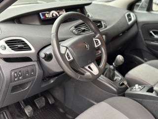 Renault Grand Scenic foto 8